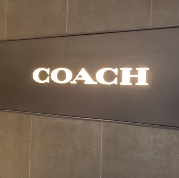 Meet your Posher, Deanna - Picture 3 of 3